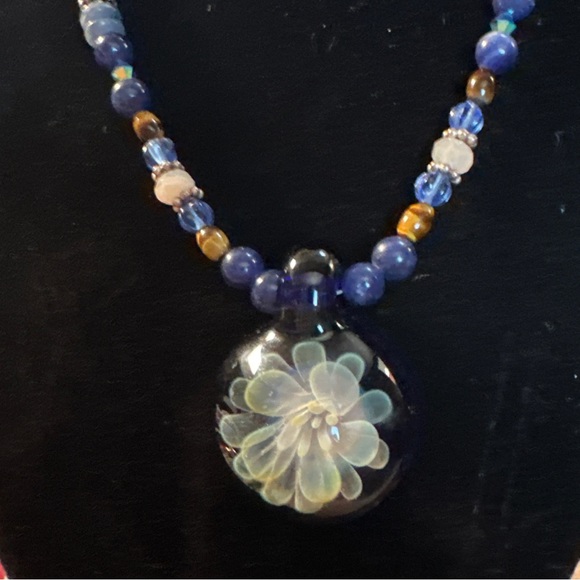 Glass Floral Pendent and Mixed Media Necklace in Shades of Blue & Silver tones. - Picture 6 of 13